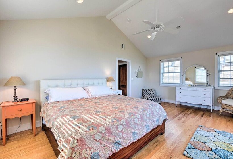 Luxe Waterfront East Quogue Home W/ Beach On Site!