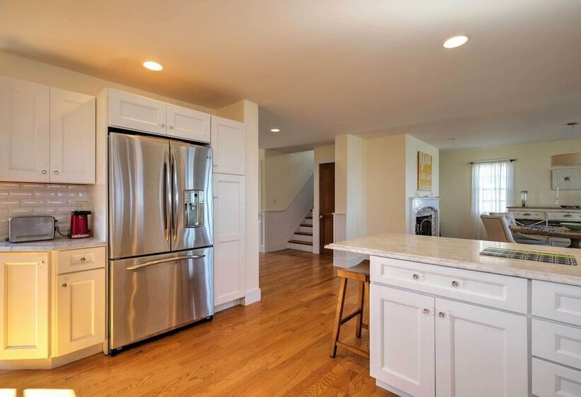 Luxe Waterfront East Quogue Home W/ Beach On Site!