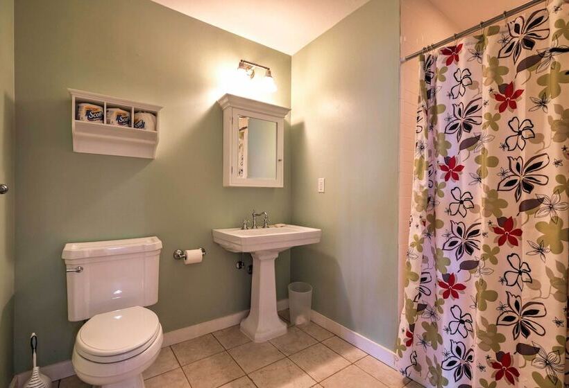 Luxe Waterfront East Quogue Home W/ Beach On Site!