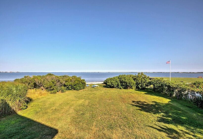Luxe Waterfront East Quogue Home W/ Beach On Site!