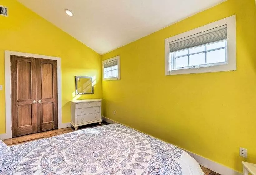 Luxe Waterfront East Quogue Home W/ Beach On Site!