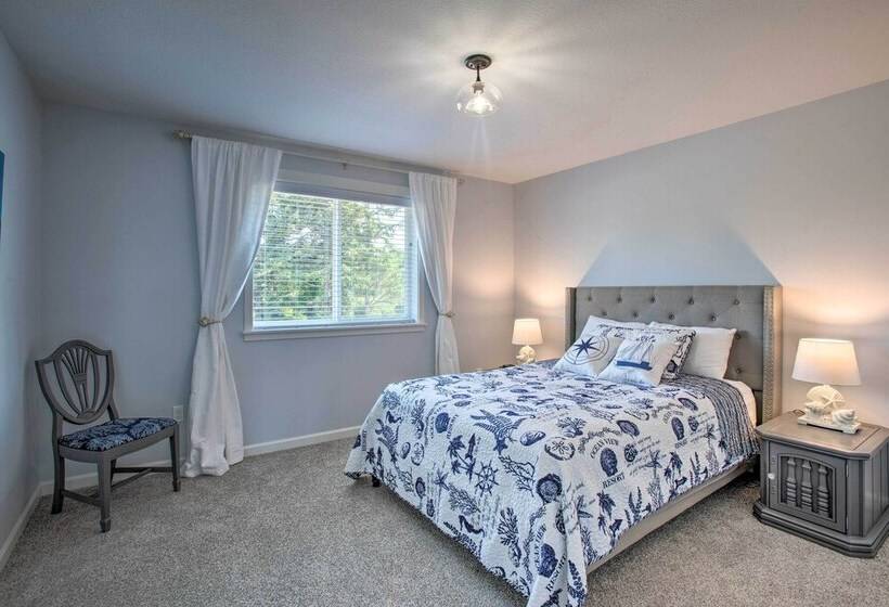 Luxury Home On Golf Course: Walk To The Beach!