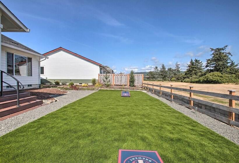 Luxury Home On Golf Course: Walk To The Beach!