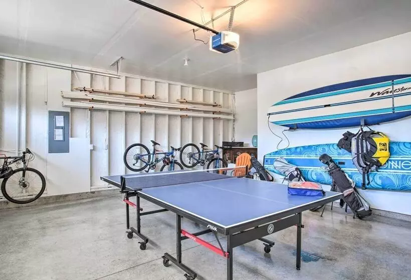 Luxury Home On Golf Course: Walk To The Beach!