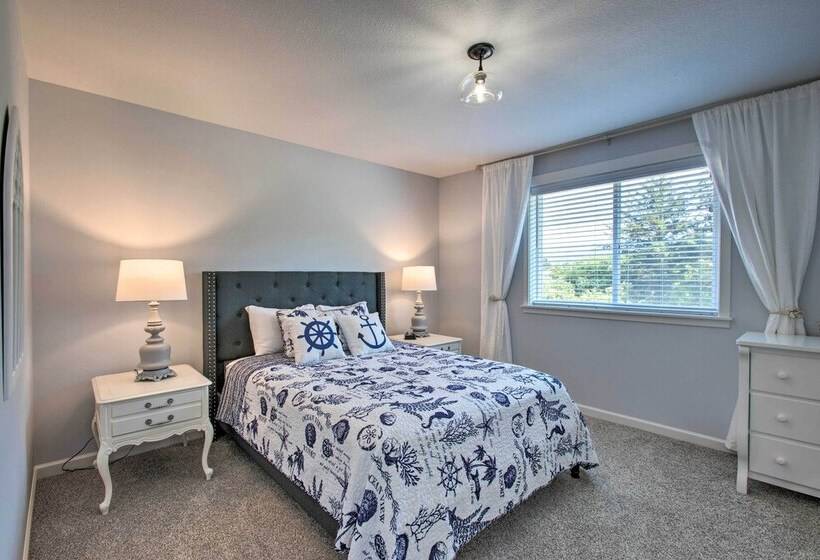 Luxury Home On Golf Course: Walk To The Beach!