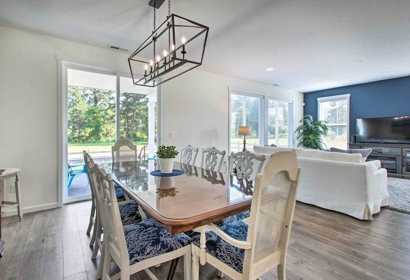 Luxury Home On Golf Course: Walk To The Beach!