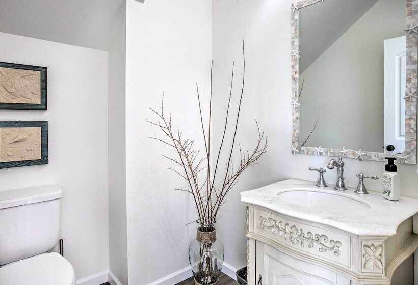 Luxury Home On Golf Course: Walk To The Beach!