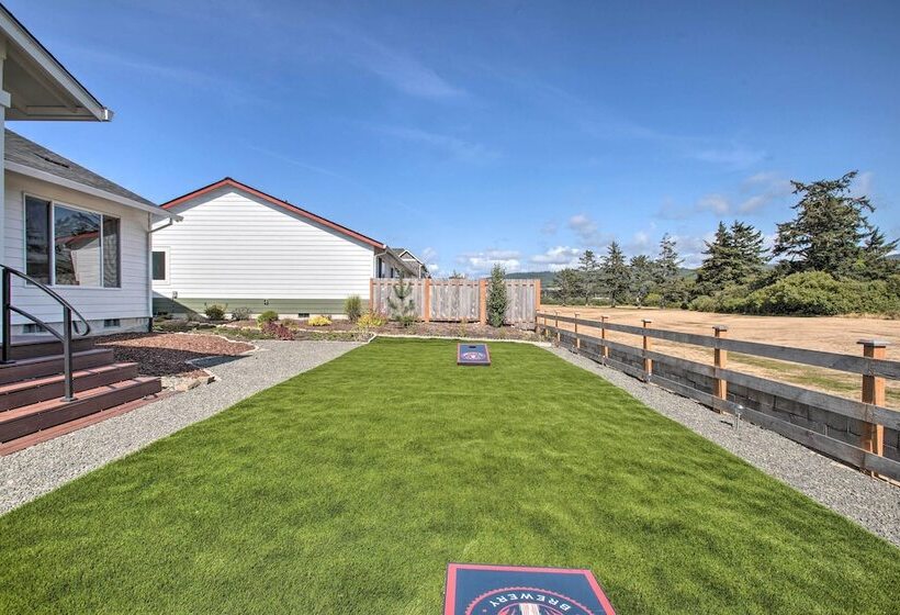 Luxury Home On Golf Course: Walk To The Beach!