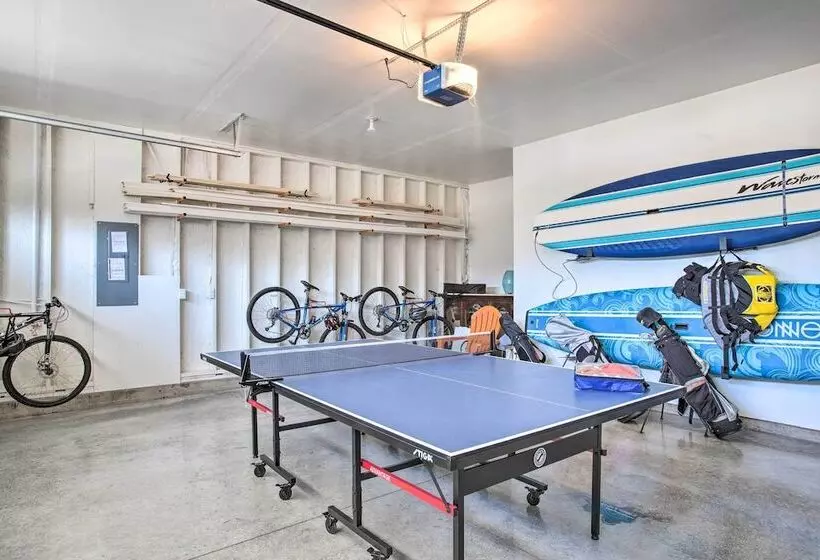 Luxury Home On Golf Course: Walk To The Beach!