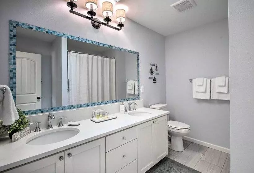 Luxury Home On Golf Course: Walk To The Beach!