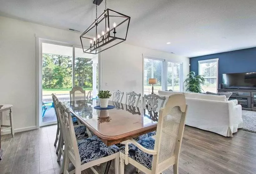 Luxury Home On Golf Course: Walk To The Beach!