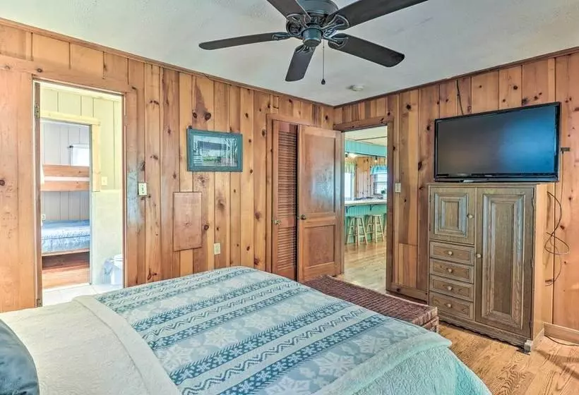 Maggie Valley Retreat With Hot Tub + Fire Pit!