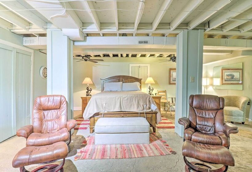 Maggie Valley Retreat With Hot Tub + Fire Pit!