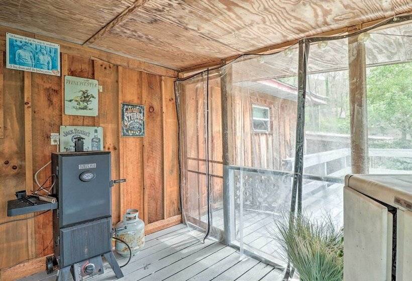 Maggie Valley Retreat With Hot Tub + Fire Pit!