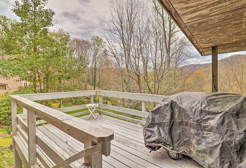 Maggie Valley Retreat With Hot Tub + Fire Pit!