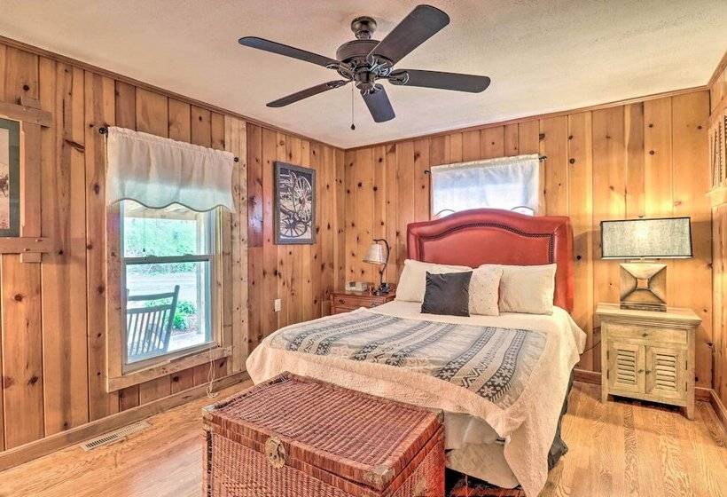 Maggie Valley Retreat With Hot Tub + Fire Pit!