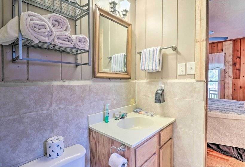 Maggie Valley Retreat With Hot Tub + Fire Pit!