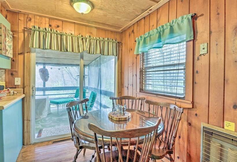 Maggie Valley Retreat With Hot Tub + Fire Pit!