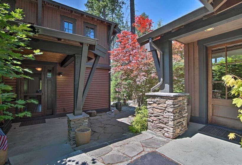 Modern Alpine Home On Prospector Golf Course!