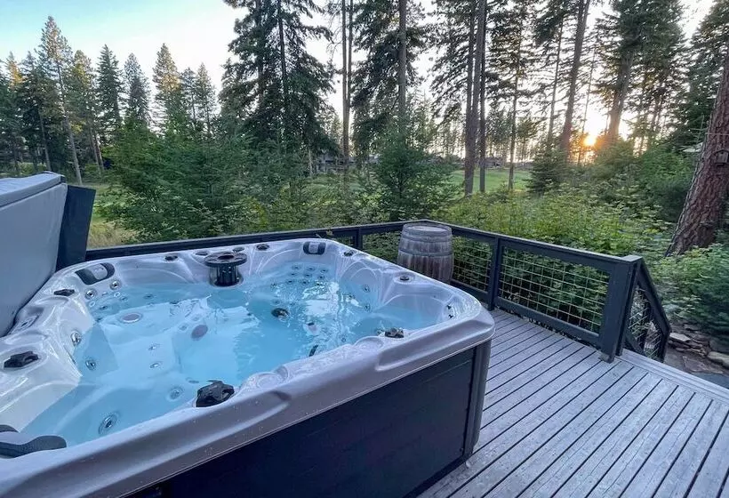 Modern Alpine Home On Prospector Golf Course!