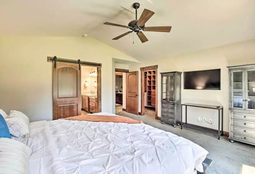 Modern Alpine Home On Prospector Golf Course!