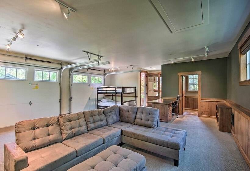 Modern Alpine Home On Prospector Golf Course!