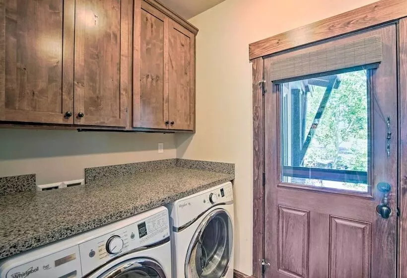 Modern Alpine Home On Prospector Golf Course!