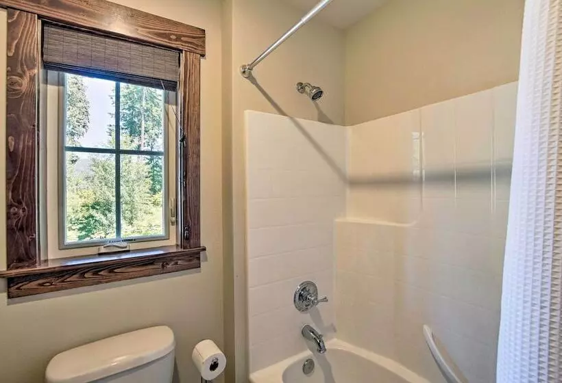 Modern Alpine Home On Prospector Golf Course!