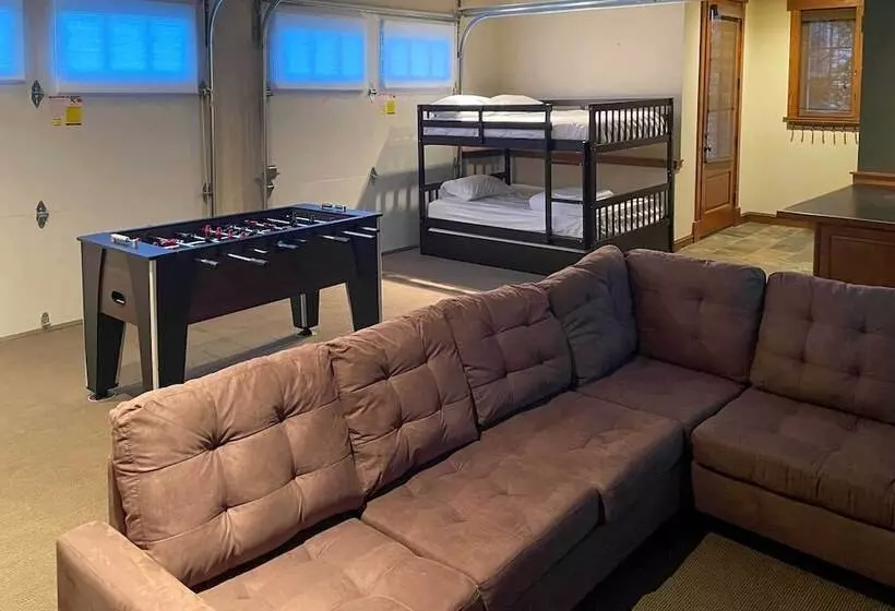 Modern Alpine Home On Prospector Golf Course!