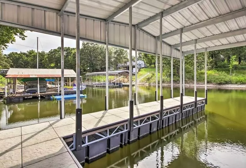 Dock, Deck & Boat Slip: Lakefront Eucha Home