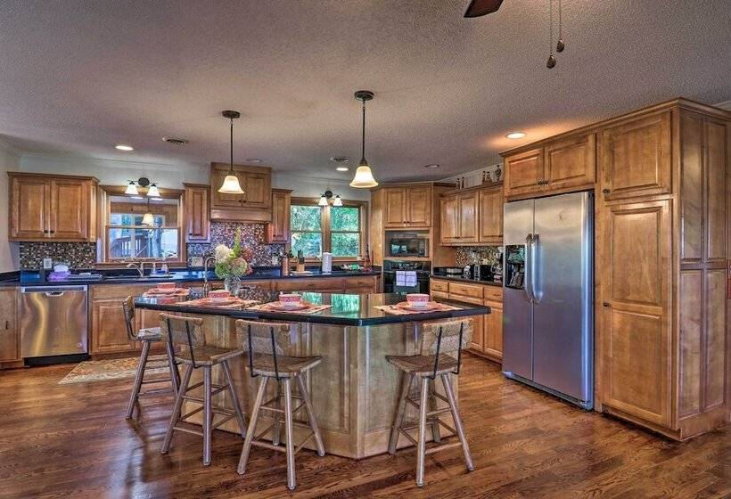 Mountain Retreat W/ Gazebo, Fire Pit & Huge Deck!