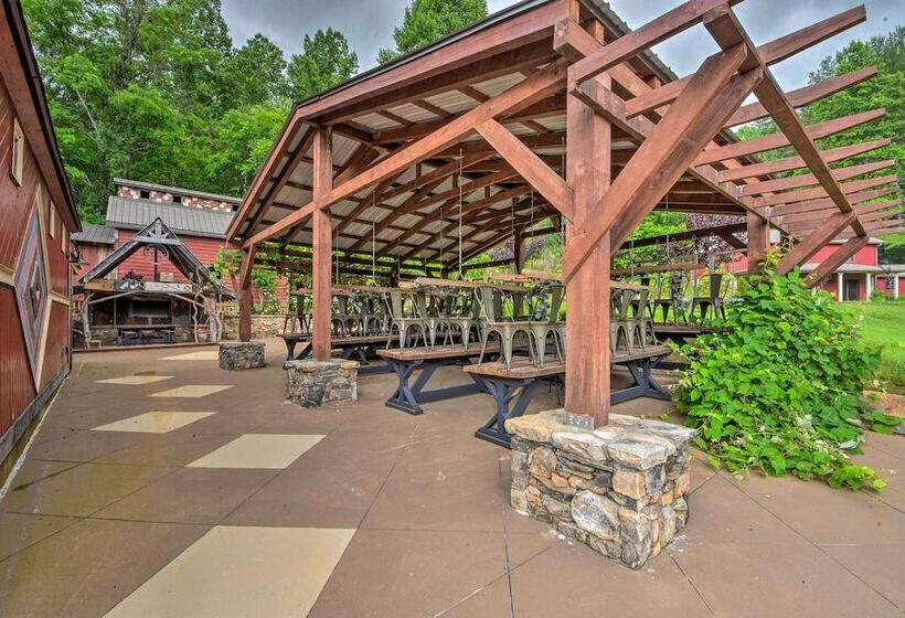 Mountain Retreat W/ Gazebo, Fire Pit & Huge Deck!