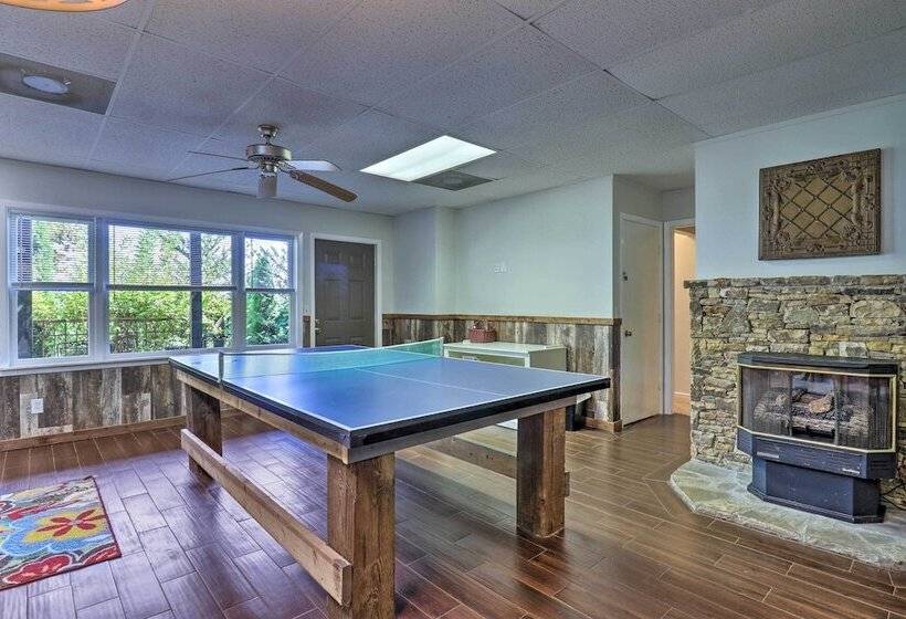 Mountain Retreat W/ Gazebo, Fire Pit & Huge Deck!