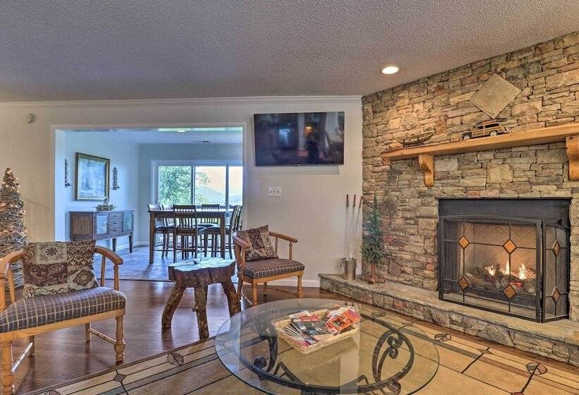 Mountain Retreat W/ Gazebo, Fire Pit & Huge Deck!