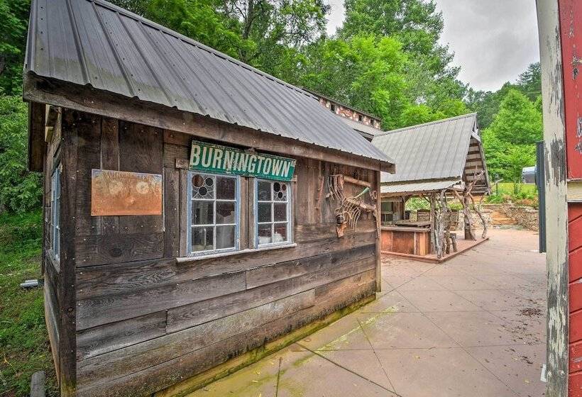 Mountain Retreat W/ Gazebo, Fire Pit & Huge Deck!