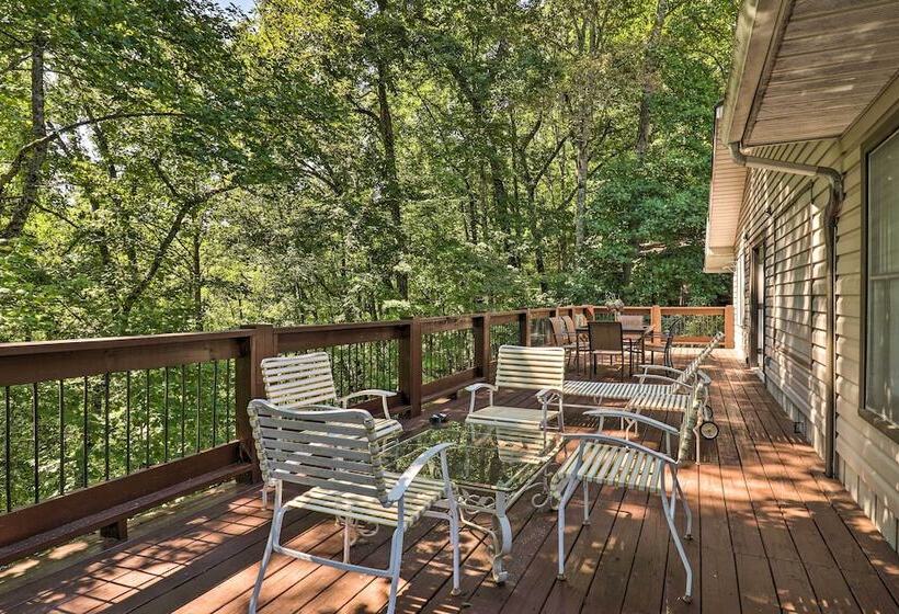 Mountain Retreat W/ Gazebo, Fire Pit & Huge Deck!