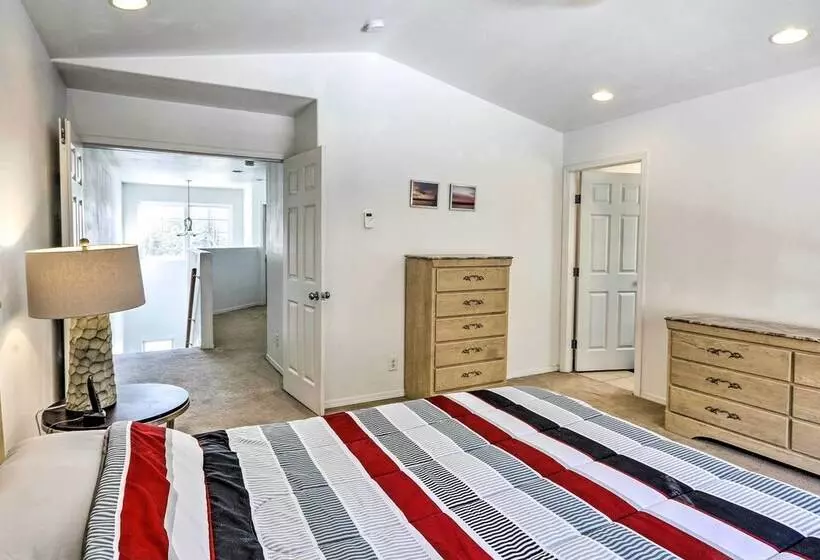 Peaceful Alaskan Escape: 13 Mi To Fairbanks!