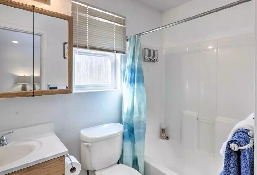 Peaceful Alaskan Escape: 13 Mi To Fairbanks!