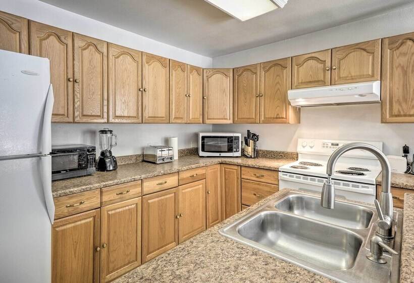 Peaceful Alaskan Escape: 13 Mi To Fairbanks!