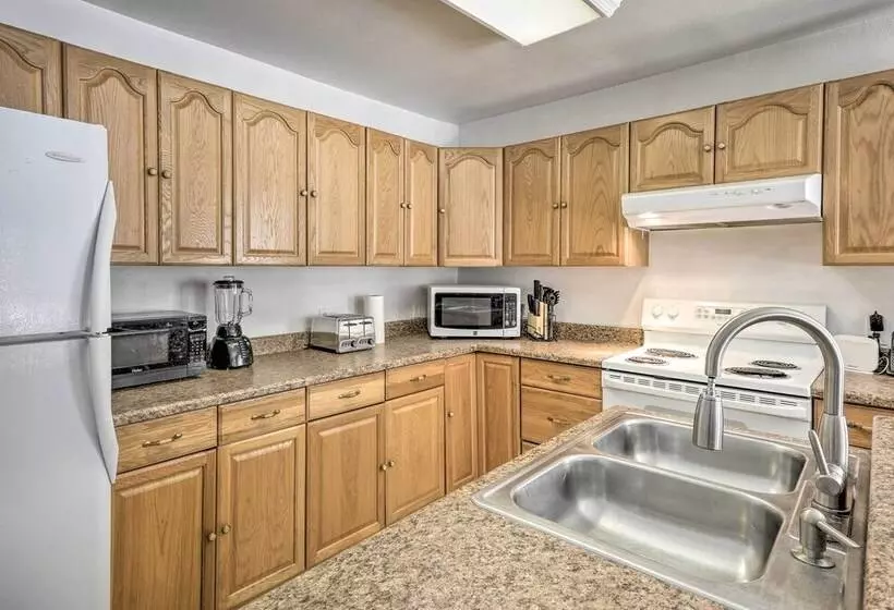 Peaceful Alaskan Escape: 13 Mi To Fairbanks!