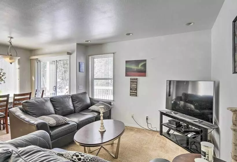 Peaceful Alaskan Escape: 13 Mi To Fairbanks!