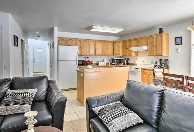 Peaceful Alaskan Escape: 13 Mi To Fairbanks!