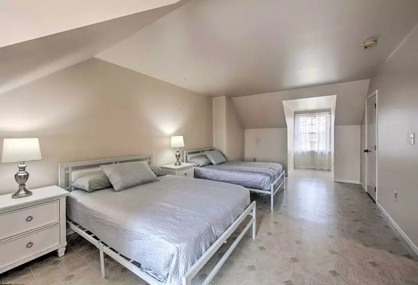 Peaceful Bird In Hand Home W/ Farmland Views!