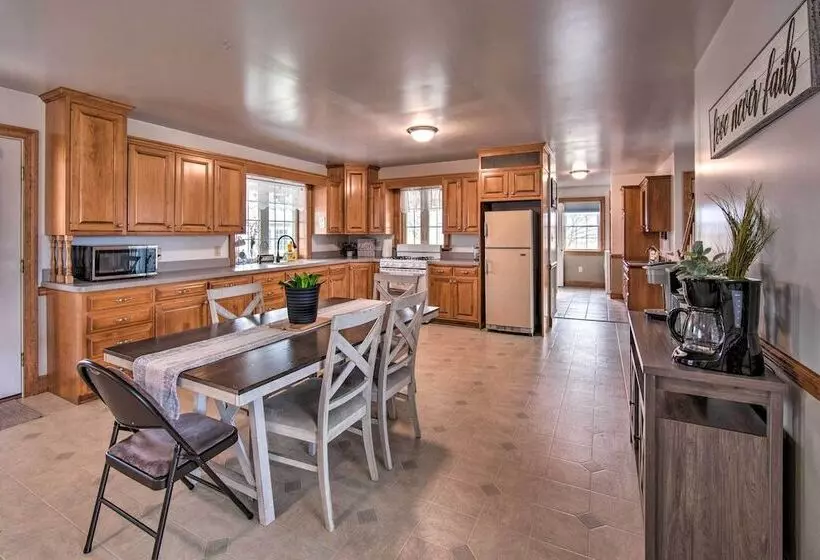 Peaceful Bird In Hand Home W/ Farmland Views!