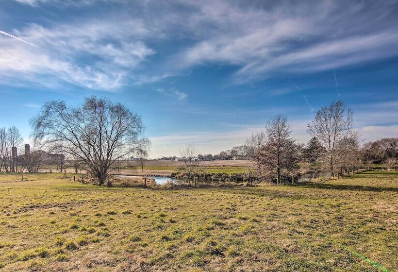 Peaceful Bird In Hand Home W/ Farmland Views!