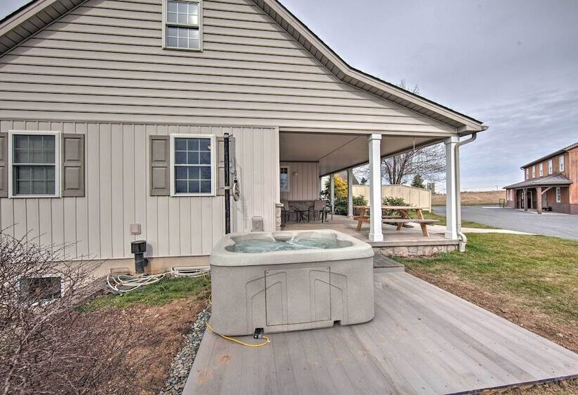 Peaceful Bird In Hand Home W/ Farmland Views!