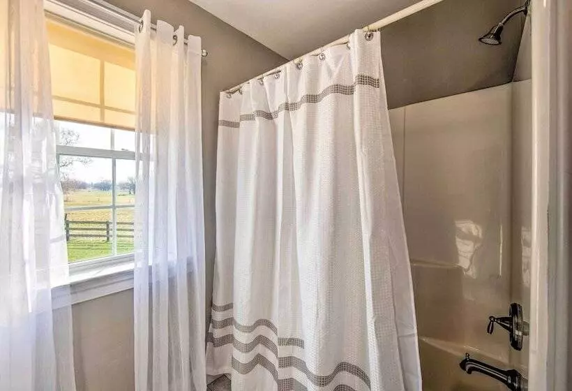 Peaceful Bird In Hand Home W/ Farmland Views!