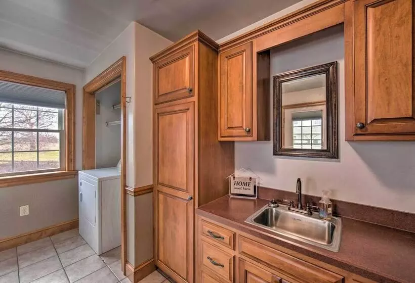 Peaceful Bird In Hand Home W/ Farmland Views!