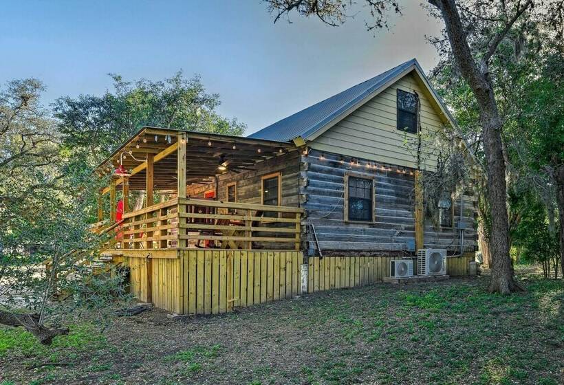 Peaceful Pet Friendly Cabin On Nueces River!