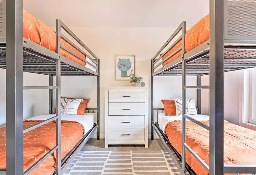 Peaceful Windsor Retreat W/ Private Hot Tub!